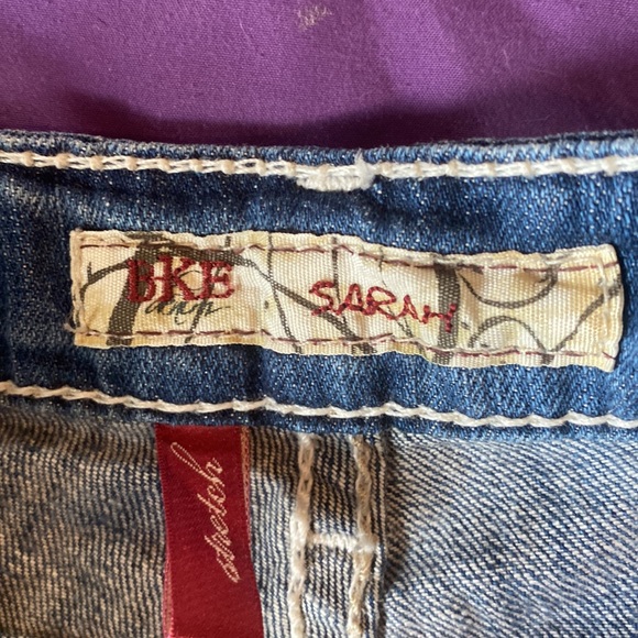 Buckle Shorts - Sarah - Picture 3 of 4